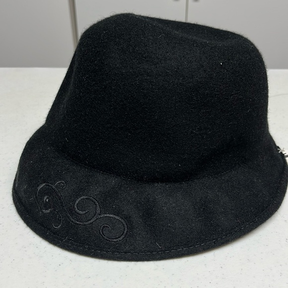 Wool Embroidered bucket hat Black - Picture 3 of 12